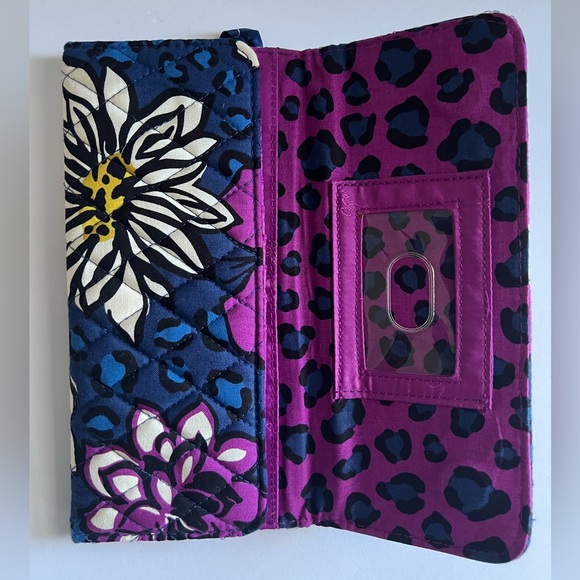 Vera Bradley Floral Slim Trifold Wallet NWT - Picture 4 of 9
